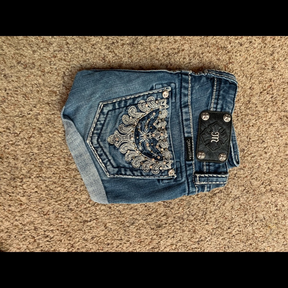 Miss Me embroidered size 27
